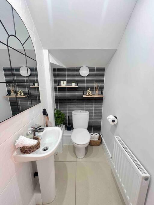Stunning Home In Astley Tyldesley Exterior foto